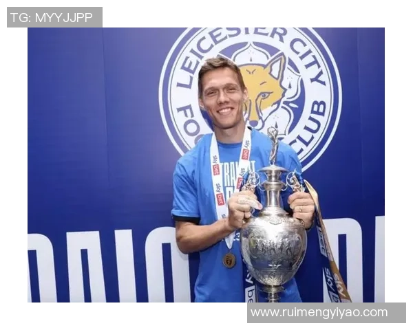 丹麦足球界的高个明星球员盘点与成就分析