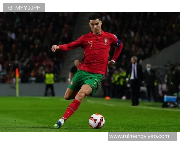 足球明星C罗近期获奖情况揭秘及其对职业生涯的影响分析